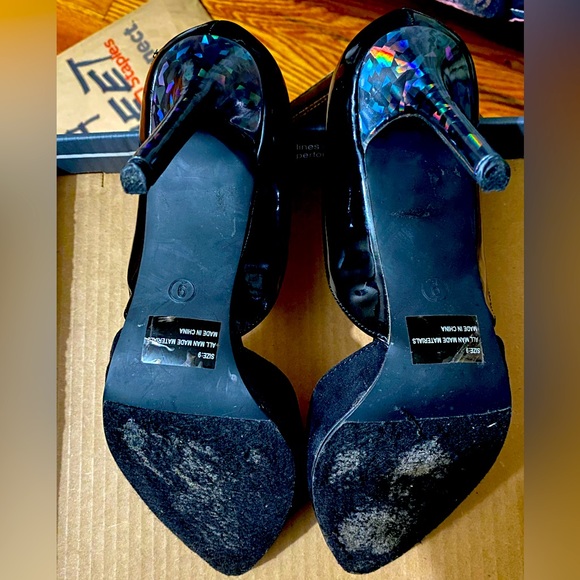 Breckelles Pointed Toe Heels - Picture 3 of 3